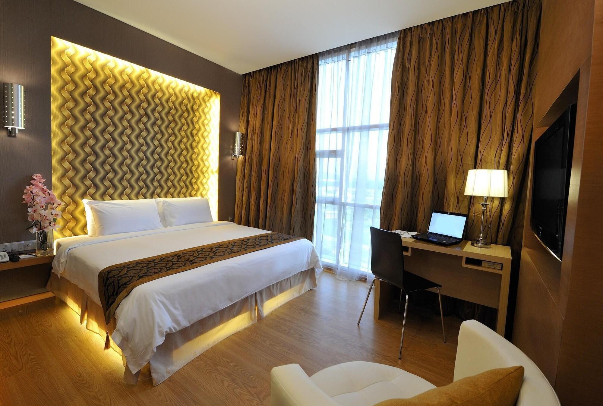 Courtyard Hotel 1Borneo Kota Kinabalu Buitenkant foto