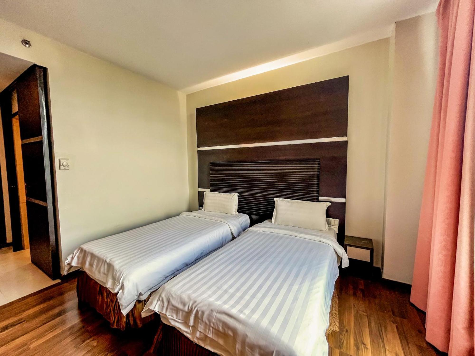 Courtyard Hotel 1Borneo Kota Kinabalu Buitenkant foto