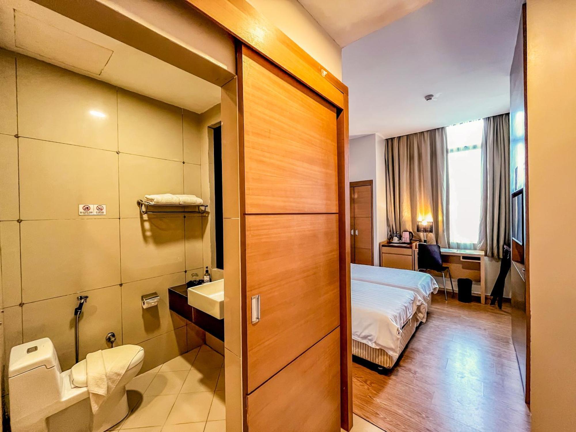 Courtyard Hotel 1Borneo Kota Kinabalu Buitenkant foto