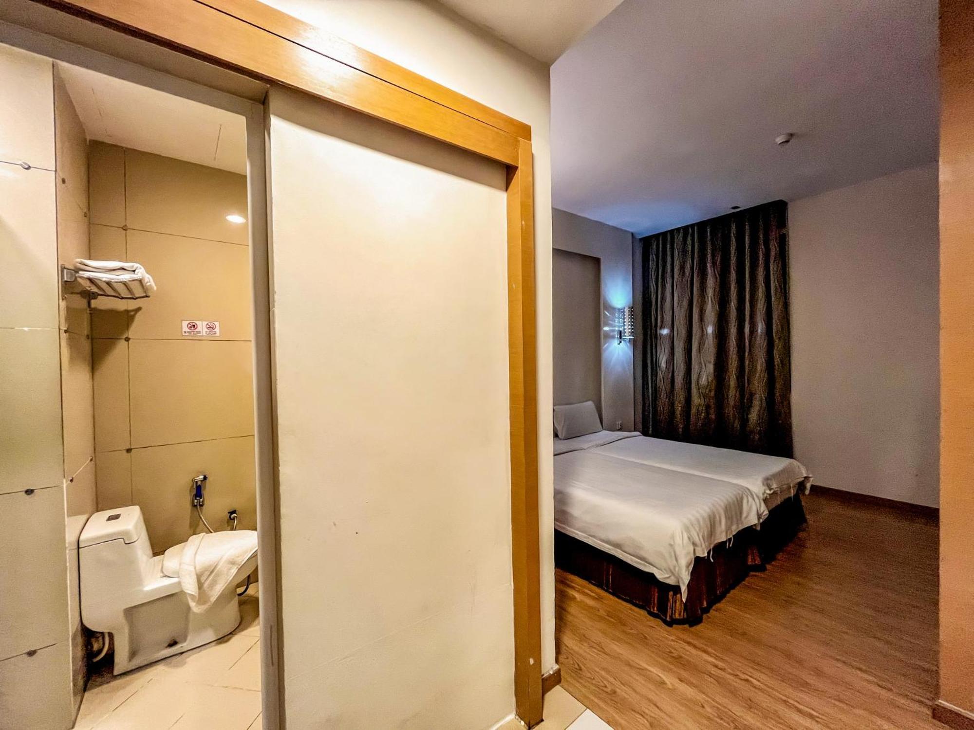 Courtyard Hotel 1Borneo Kota Kinabalu Buitenkant foto