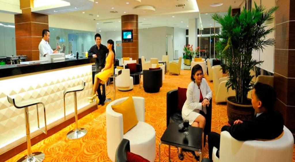Courtyard Hotel 1Borneo Kota Kinabalu Buitenkant foto