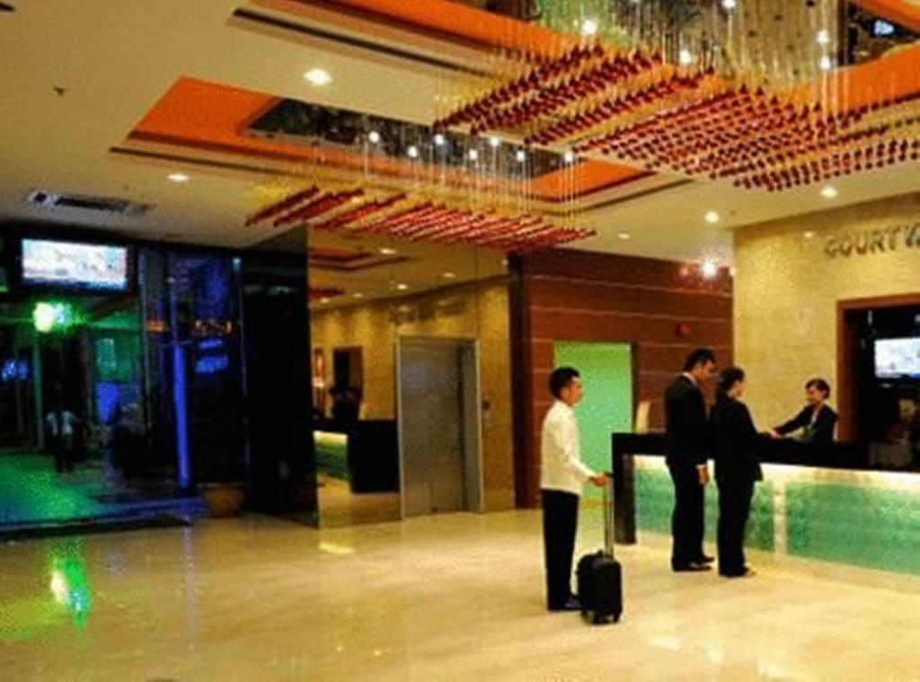 Courtyard Hotel 1Borneo Kota Kinabalu Buitenkant foto