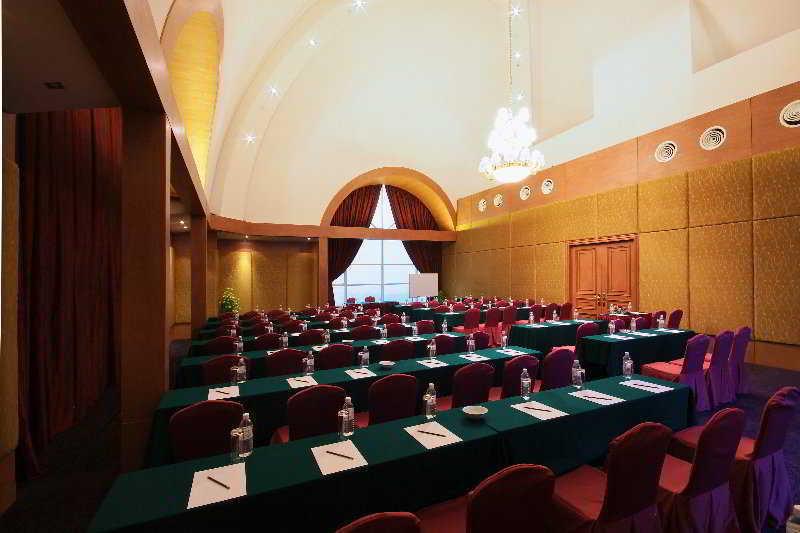 Courtyard Hotel 1Borneo Kota Kinabalu Buitenkant foto